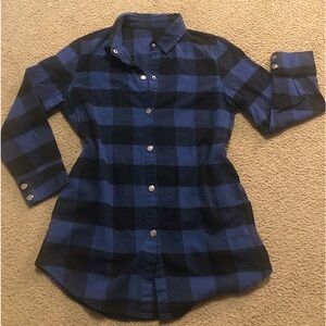WOMENS soft long snap flannel perfect for the colder weather.  Size M
